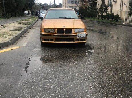 BMW 323 1996