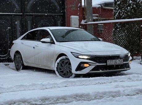 Hyundai Elantra 2024