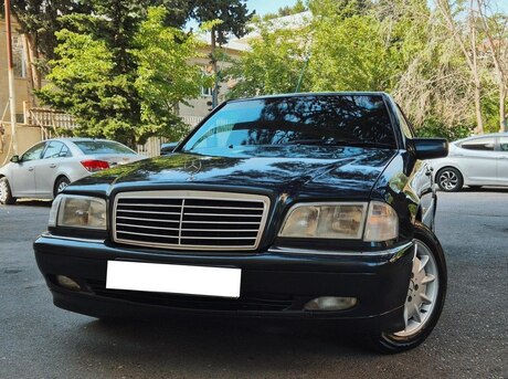 Mercedes C 200