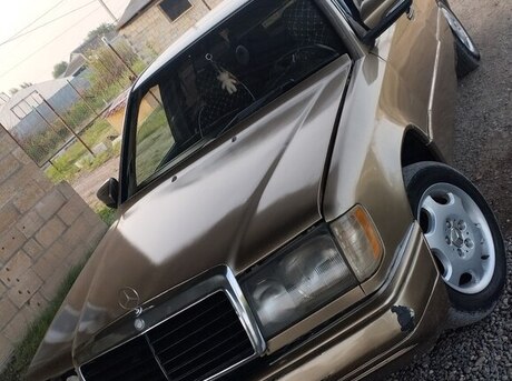 Mercedes E 200 d 1990