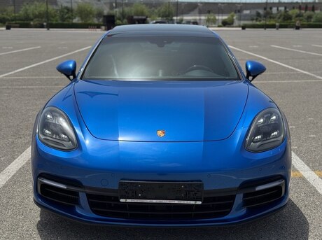 Porsche Panamera 4S