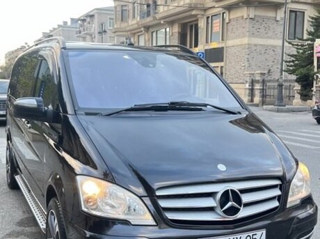 Mercedes Viano 2010