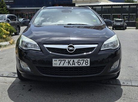 Opel Astra 2011