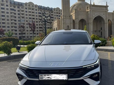 Hyundai Elantra 2024