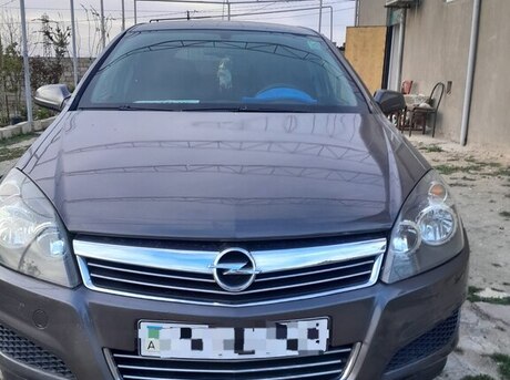 Opel Astra 2010