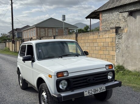 LADA (VAZ) Niva 2003