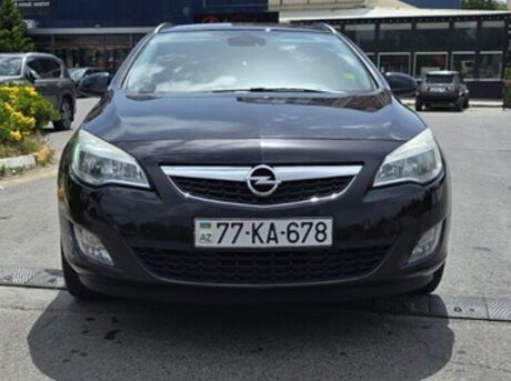 Opel Astra 2012