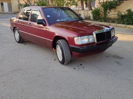 Mercedes 190 1990