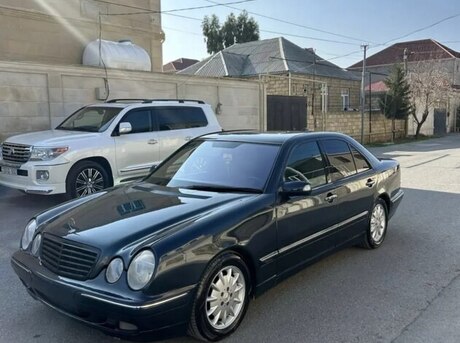 Mercedes E 270 2000