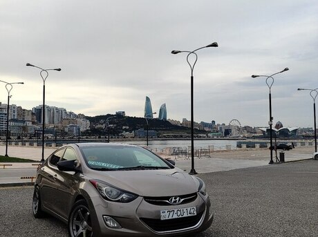 Hyundai Elantra 2013
