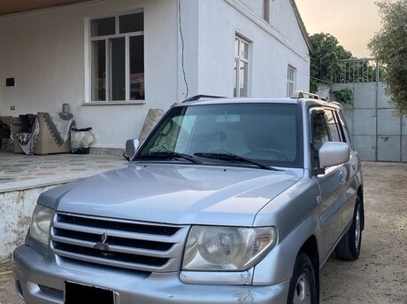 Mitsubishi Pajero io 2003