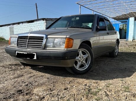 Mercedes 190 1990