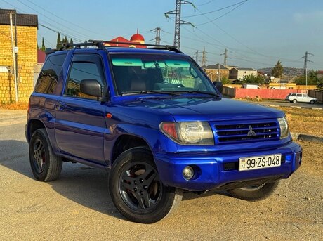 Mitsubishi Pajero io
