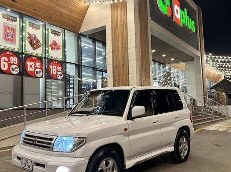 Mitsubishi Pajero io 1999