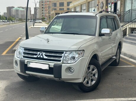 Mitsubishi Pajero 2012