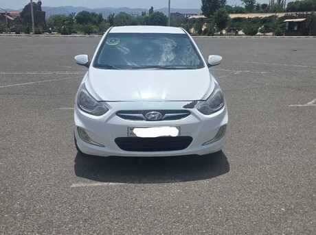 Hyundai Accent 2015