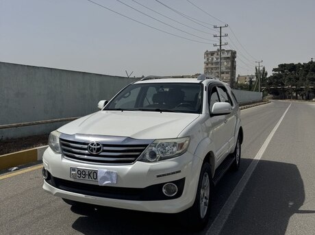 Toyota Fortuner 2013