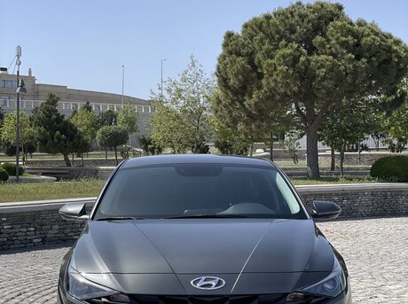 Hyundai Elantra 2022