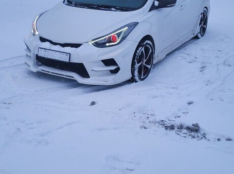 Hyundai Elantra 2013