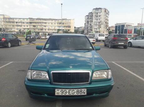 Mercedes C 240