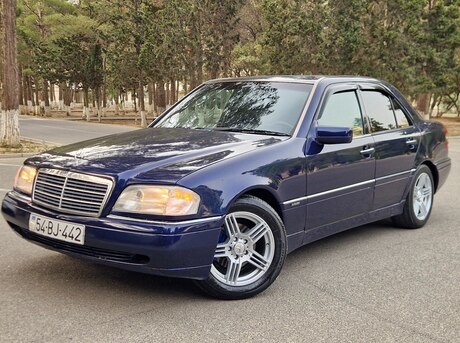 Mercedes C 180