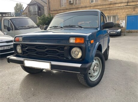 LADA (VAZ) Niva 2011