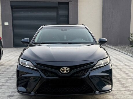Toyota Camry 2019