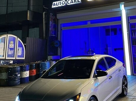 Hyundai Elantra 2019