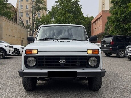 LADA (VAZ) Niva 2015