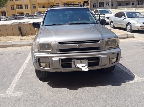 Infiniti QX4 2000