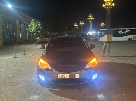 Opel Astra 2010