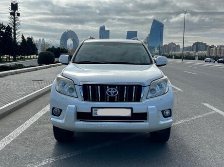 Toyota Land Cruiser Prado 2011
