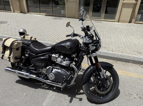 Royal Enfield Super Meteor 650