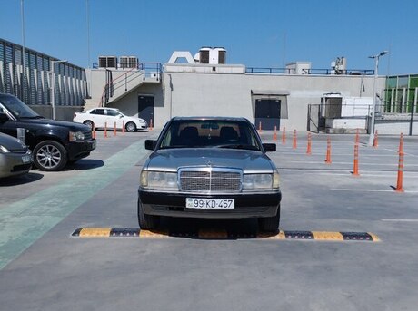 Mercedes 190 1990