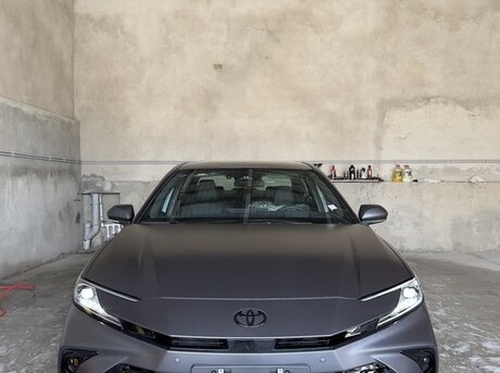 Toyota Camry 2025