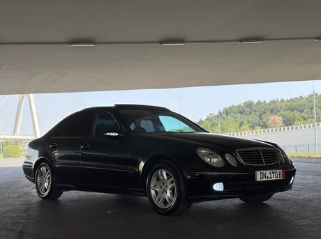 Mercedes E 220 d 2003