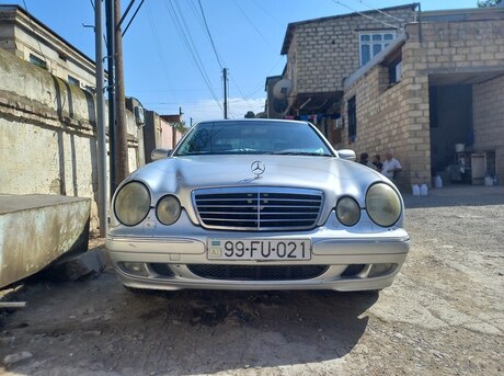 Mercedes E 270 2001