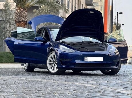 Tesla Model S 2023