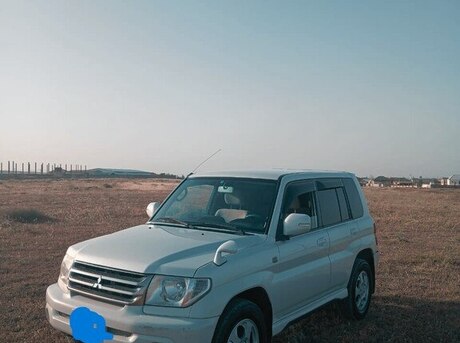 Mitsubishi Pajero io 2004