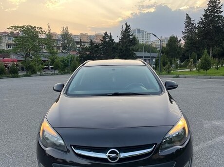 Opel Astra 2011