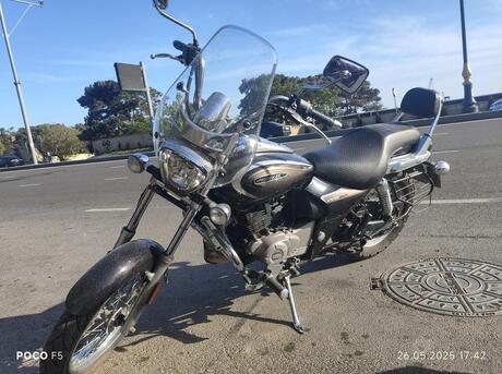 Bajaj Avenger 220 2023