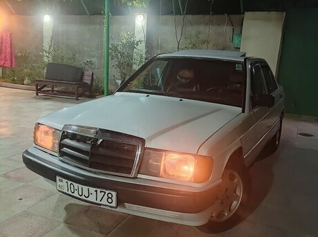 Mercedes 190 1990