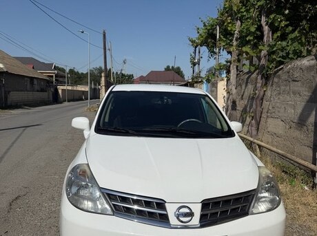 Nissan Tiida 2012