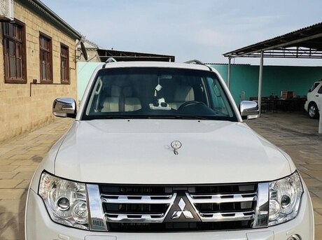 Mitsubishi Pajero 2010