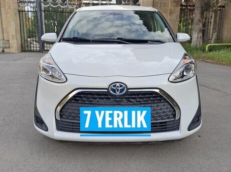 Toyota Sienta 2019