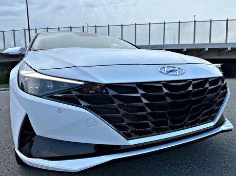 Hyundai Elantra 2023