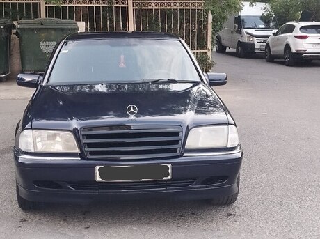 Mercedes C 180