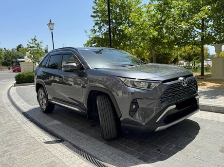 Toyota RAV4 2021