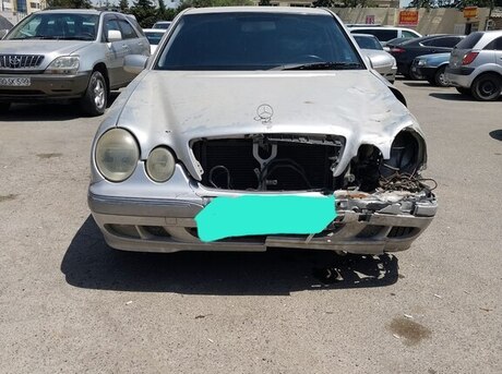 Mercedes E 280
