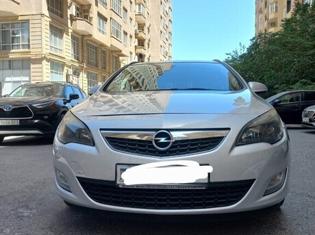 Opel Astra 2011